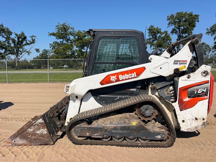 2022-bobcat-t64-image-1