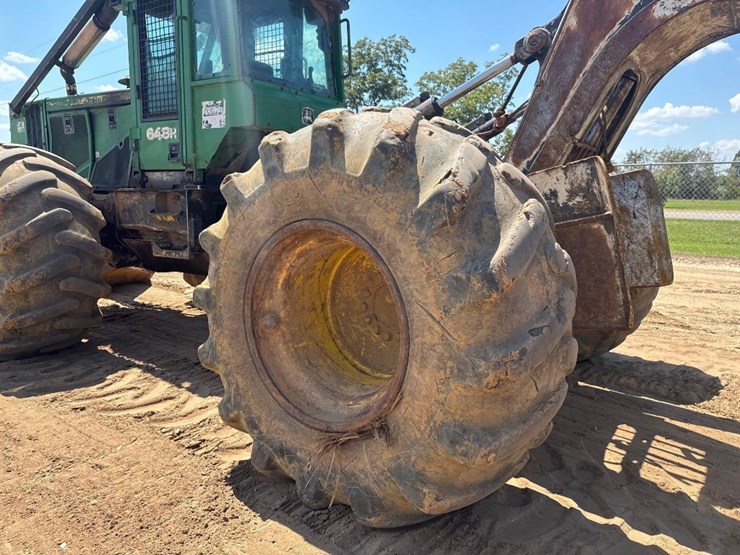 2010-deere-648h-image-9