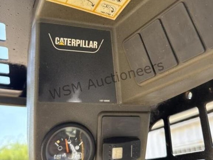 caterpillar-216-image-18