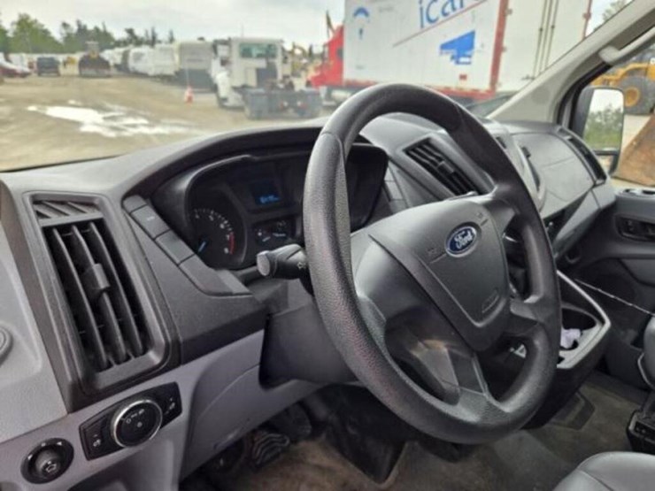 2016-ford-transit-image-17