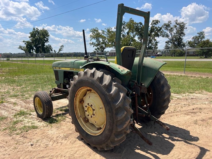 john-deere-1050-image-2