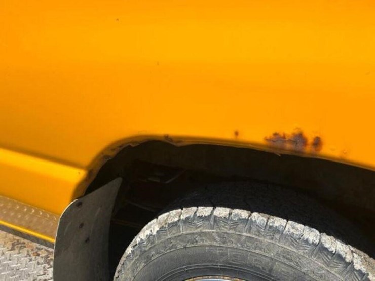 2010-ford-cargo-image-43