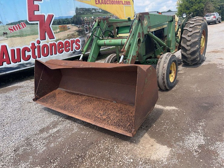 john-deere-2440-image-5
