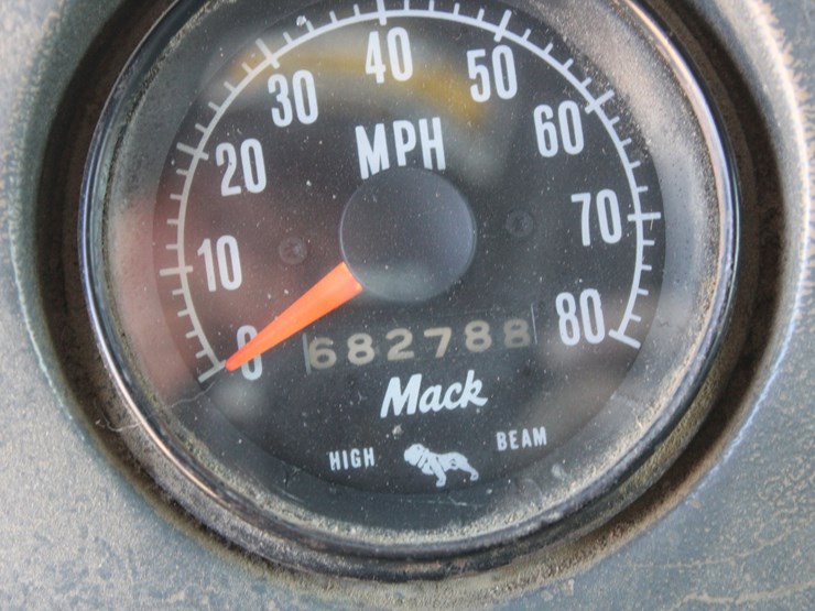 1987-mack-r688st-image-12