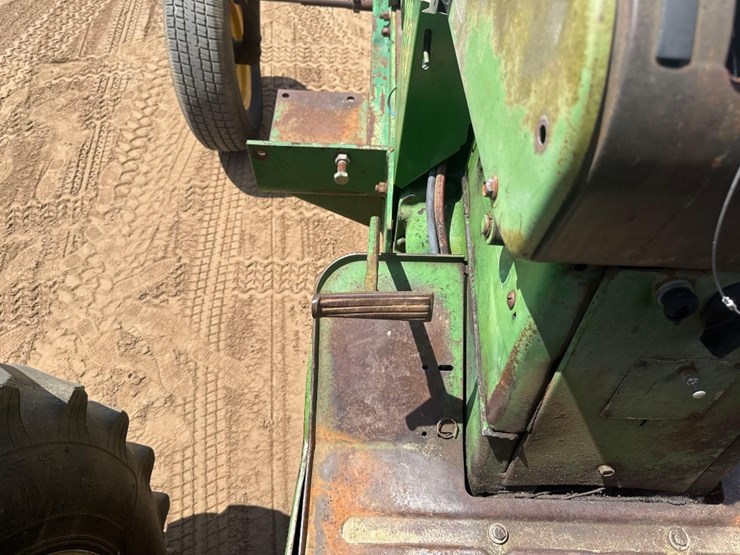 john-deere-3020-image-20