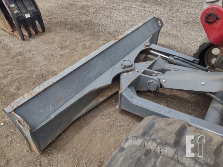 2022-takeuchi-tb290-image-24
