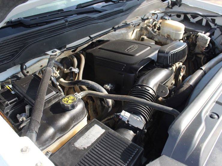 2015-chevrolet-2500-image-14