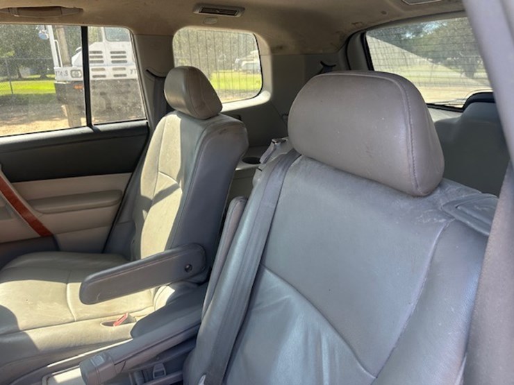 2010-toyota-highlander-image-26