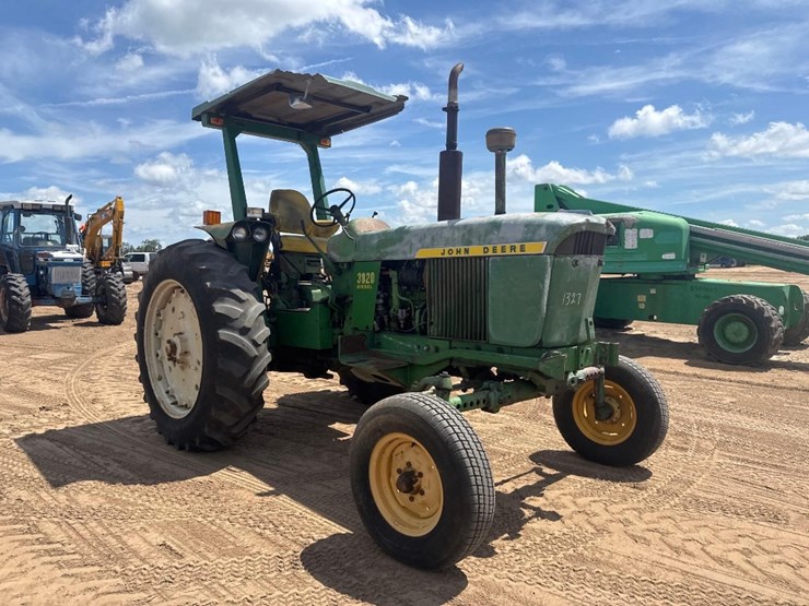 john-deere-3020-image-3