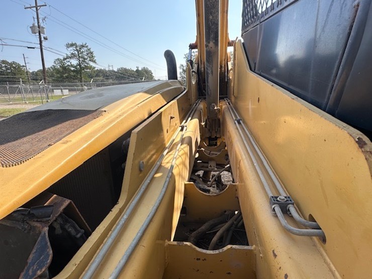 2005-caterpillar-th360b-image-33