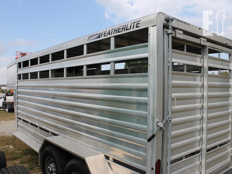 2014-featherlite-16'-trailer-image-7
