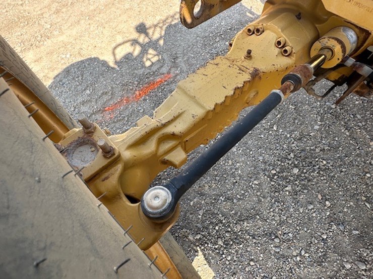 2005-caterpillar-th360b-image-24