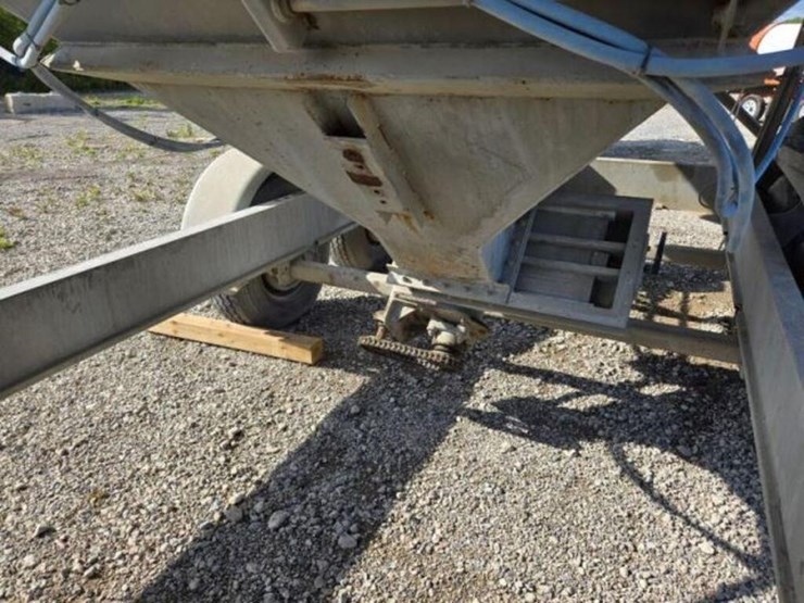 2014-fastway-low-profile-tow-behind-t/a-cement-sil-image-17