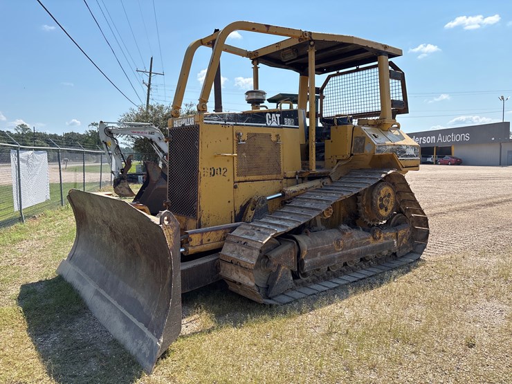 caterpillar-d5m-xl-image-1