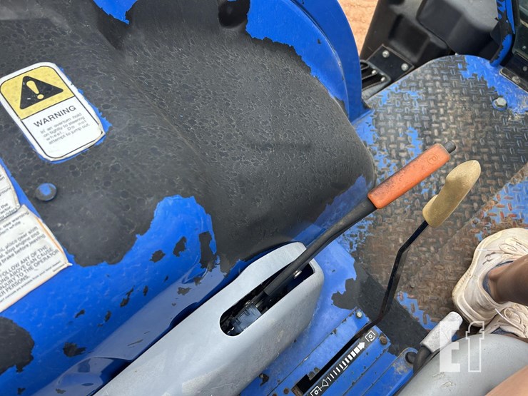 2014-new-holland-ts6.110-image-16