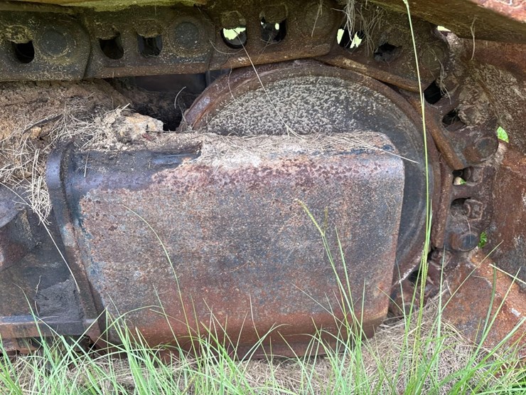 caterpillar-320-image-8