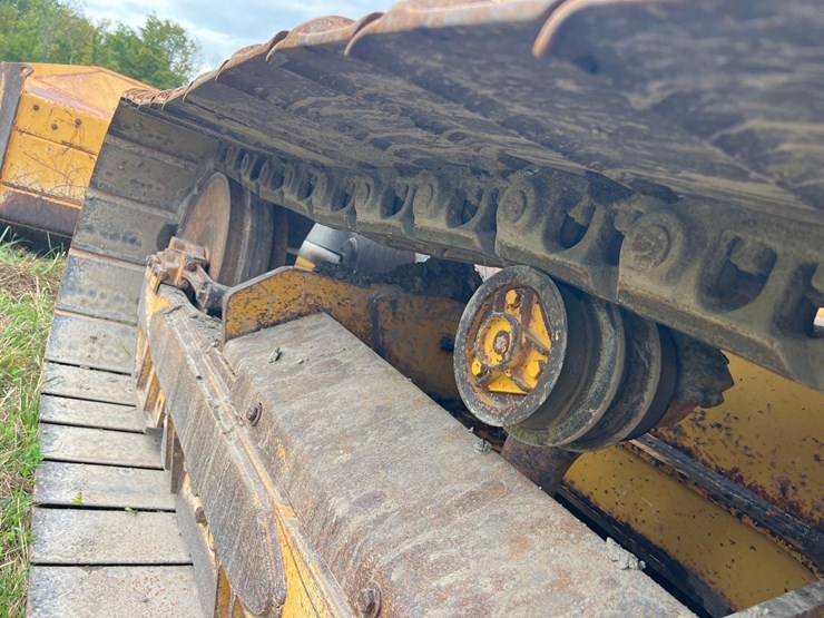 2016-deere-650k-lgp-image-9