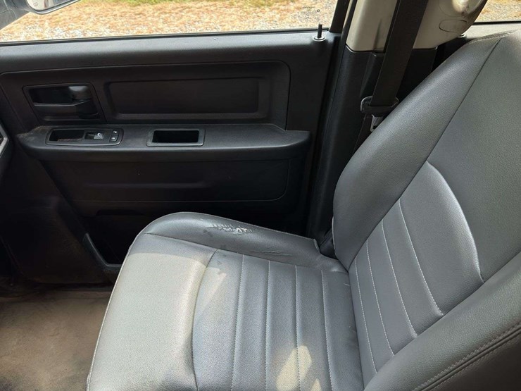 2017-dodge-ram-3500-image-14