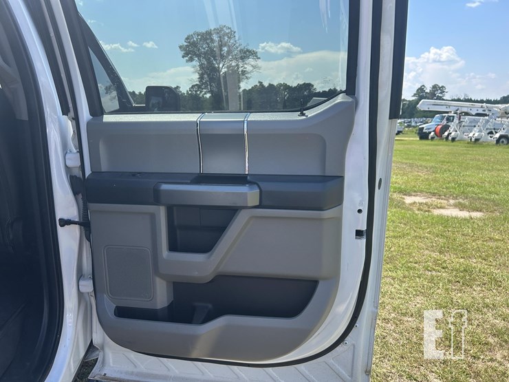 2019-ford-f150-image-31