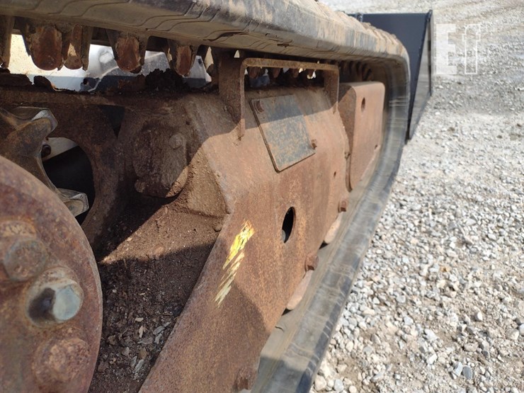 2014-bobcat-t590-image-32