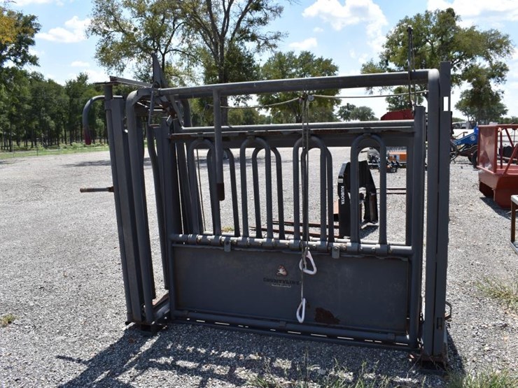 cattle-squeeze-chute-image-4