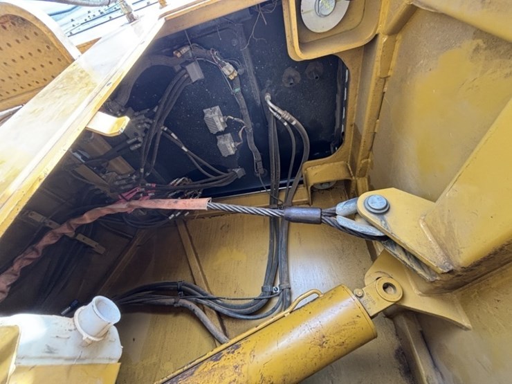 caterpillar-568-image-31