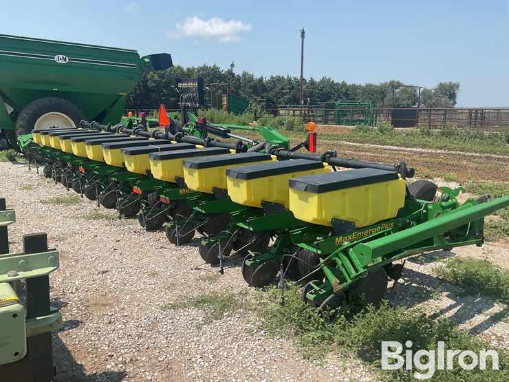 john-deere-1720-image-3