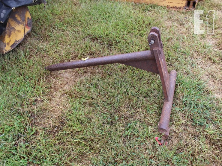 3pt-bale-spear-image-1