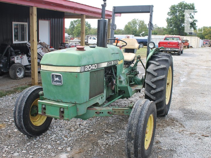 john-deere-2040-image-2