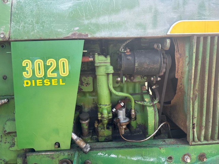 john-deere-3020-image-15