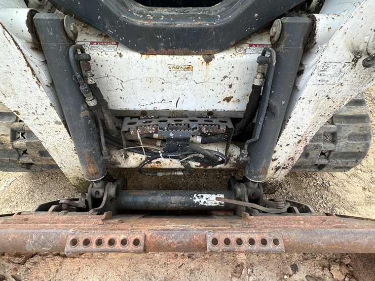2014-bobcat-t750-image-21
