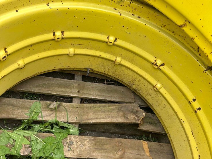 (2)-20.8-34-firestone-tires-and-rims,-tires-are-not-in-very-good-condition-image-7