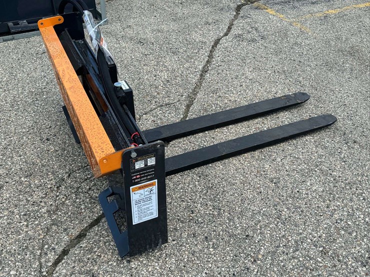 wolverine-skid-steer-pallet-forks-pfa-11-3300g,-48in,-4000lbs-image-7