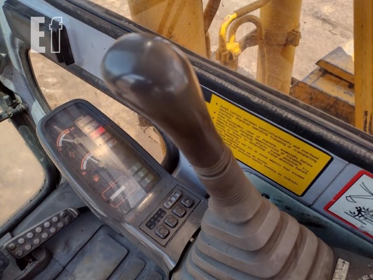 1992-deere-490e-image-9