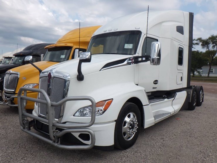 2023-kenworth-t680-image-1