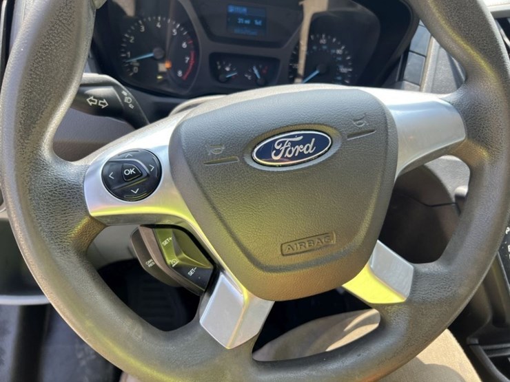 2015-ford-transit-image-26