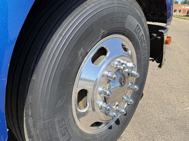 2005-kenworth-t300-image-6
