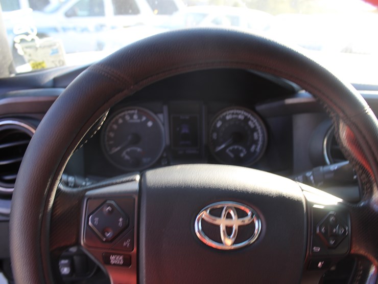 2017-toyota-tacoma-image-9