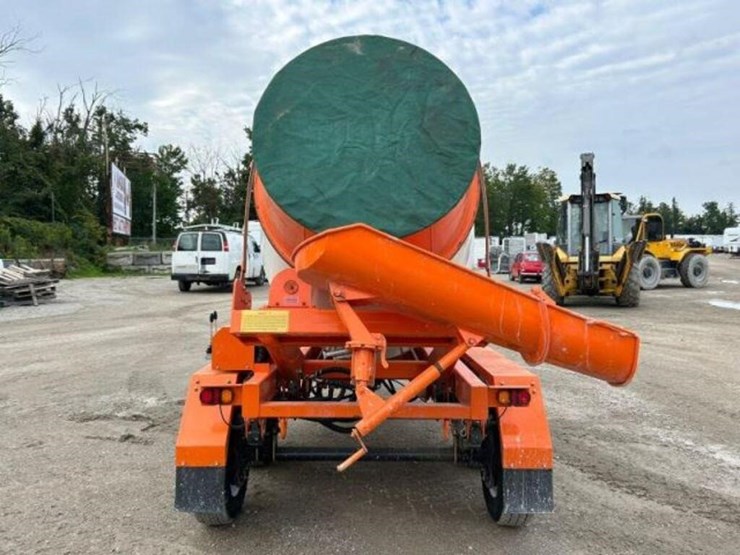 2024-1.5-cubic-meter-tow-behind-tri/a-concrete-fil-image-6