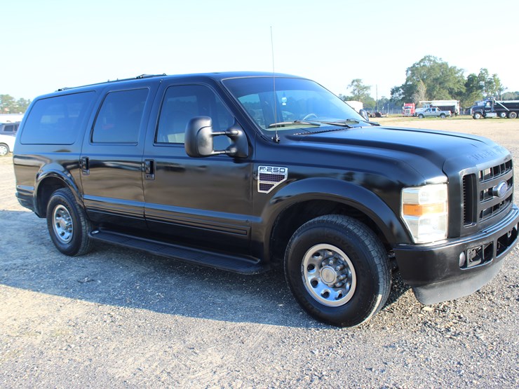 2002-ford-excursion-image-2
