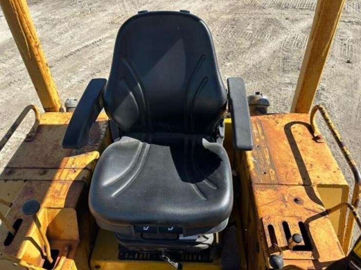 1990-caterpillar-d3c-image-14