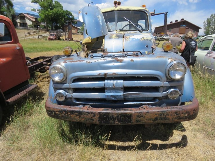 1952-dodge-b-3-ta-142-truck-with-boom-and-winch-image-16