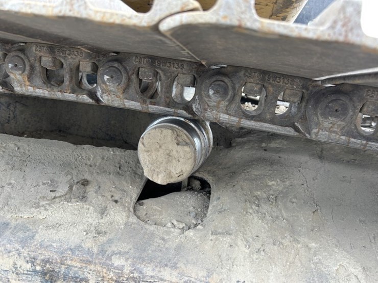 2017-caterpillar-320fl-image-24