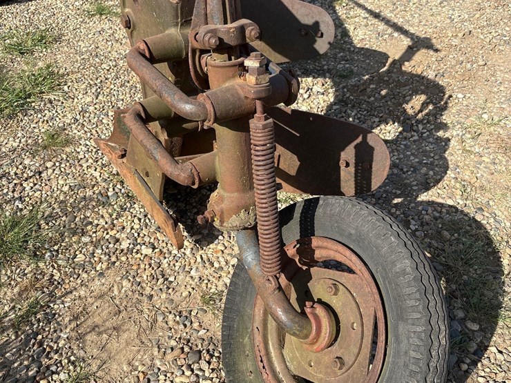 international-4-bottom-plow-image-5