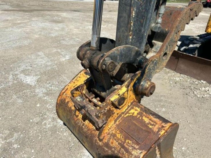 2015-deere-17g-image-43