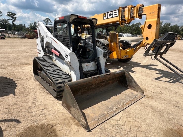 2016-bobcat-t740-image-2