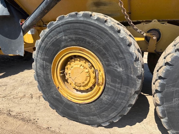 2016-caterpillar-730c2-image-10