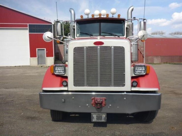 2015-peterbilt-367-image-9