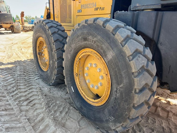 caterpillar-140m-image-31