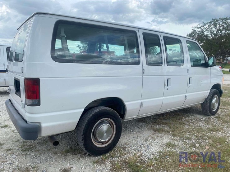 2006-ford-e350-image-3